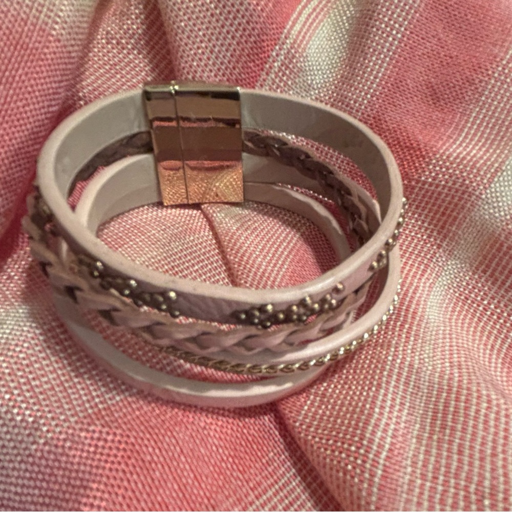 Pink Leather Magnetic Bracket
